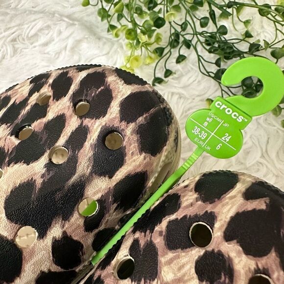 CROCS Classic Animal Remix Clogs Women's Size 8 Comfort Slip On Clogs new - Picture 3 of 8